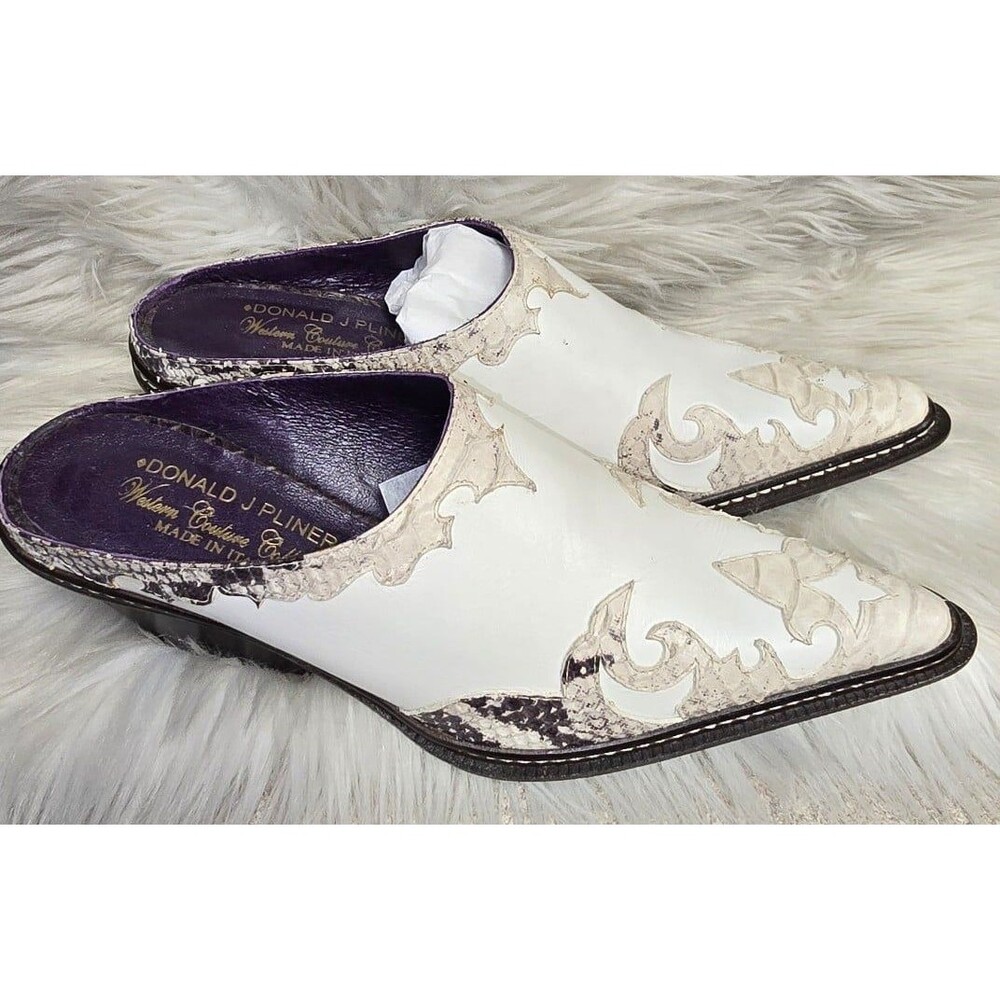 FF125 - Donald J Pliner Western Slip On Boots sz 6